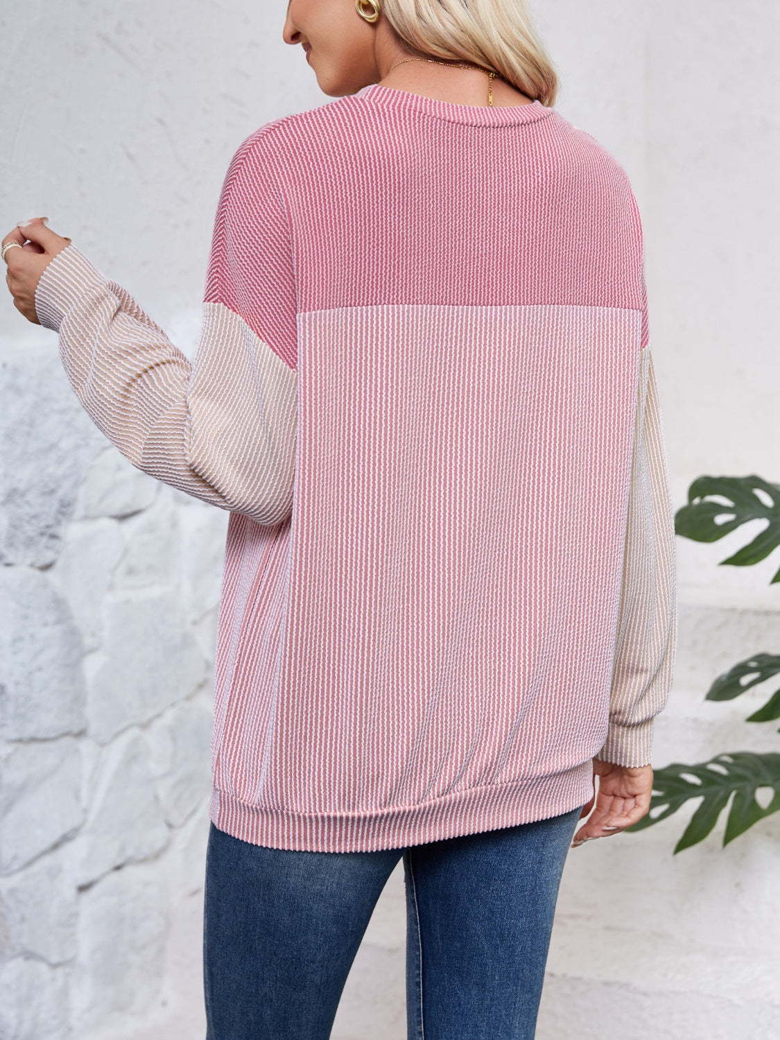 Lovelet Color Block Round Neck Long Sleeve Sweatshirt - Shimmervee