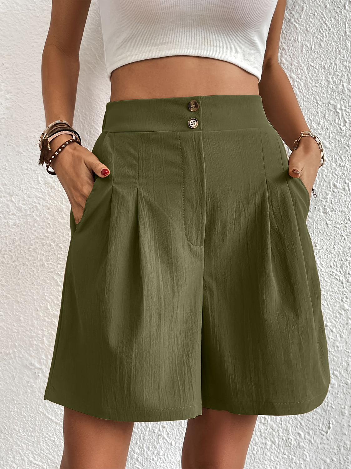 Pocketed Half Elastic Waist Shorts