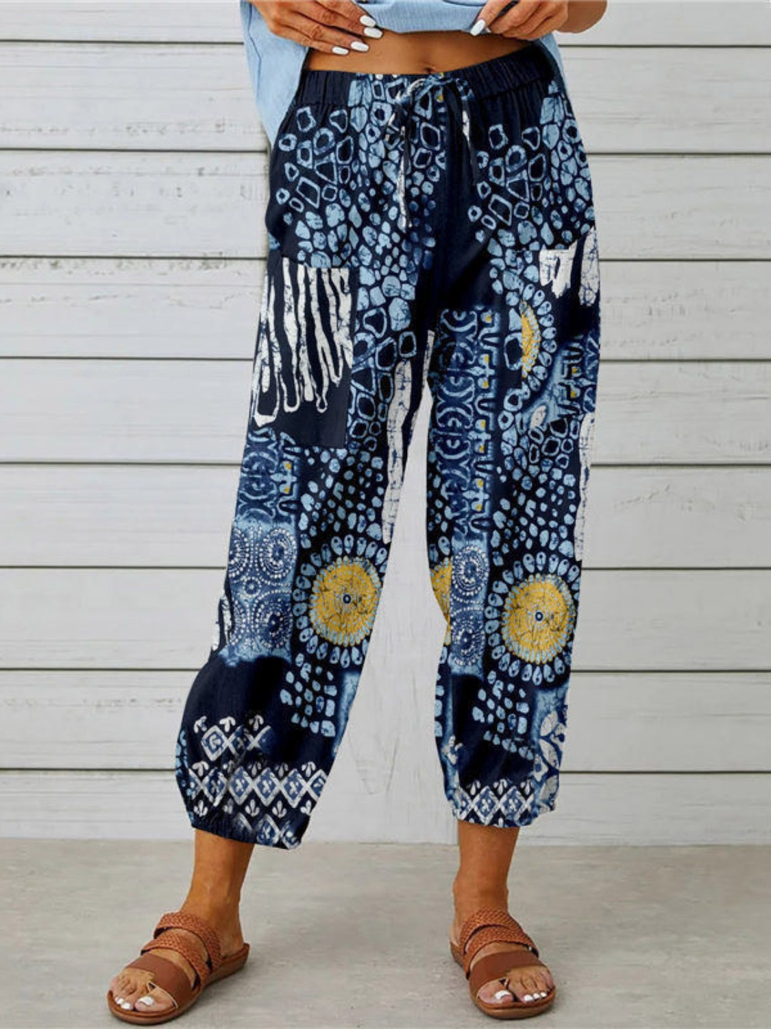 Printed Tied Cropped Pants