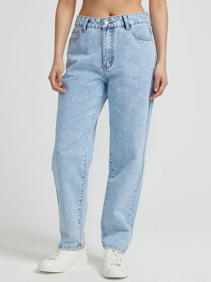 Pocketed Straight Leg Jeans